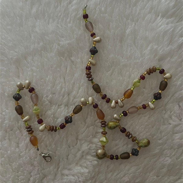 Perlenkette vintage Stil grün gold braun fairy boho Wald Edelstein trendy Perlen beads