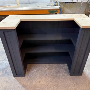 Home bar U shape painted