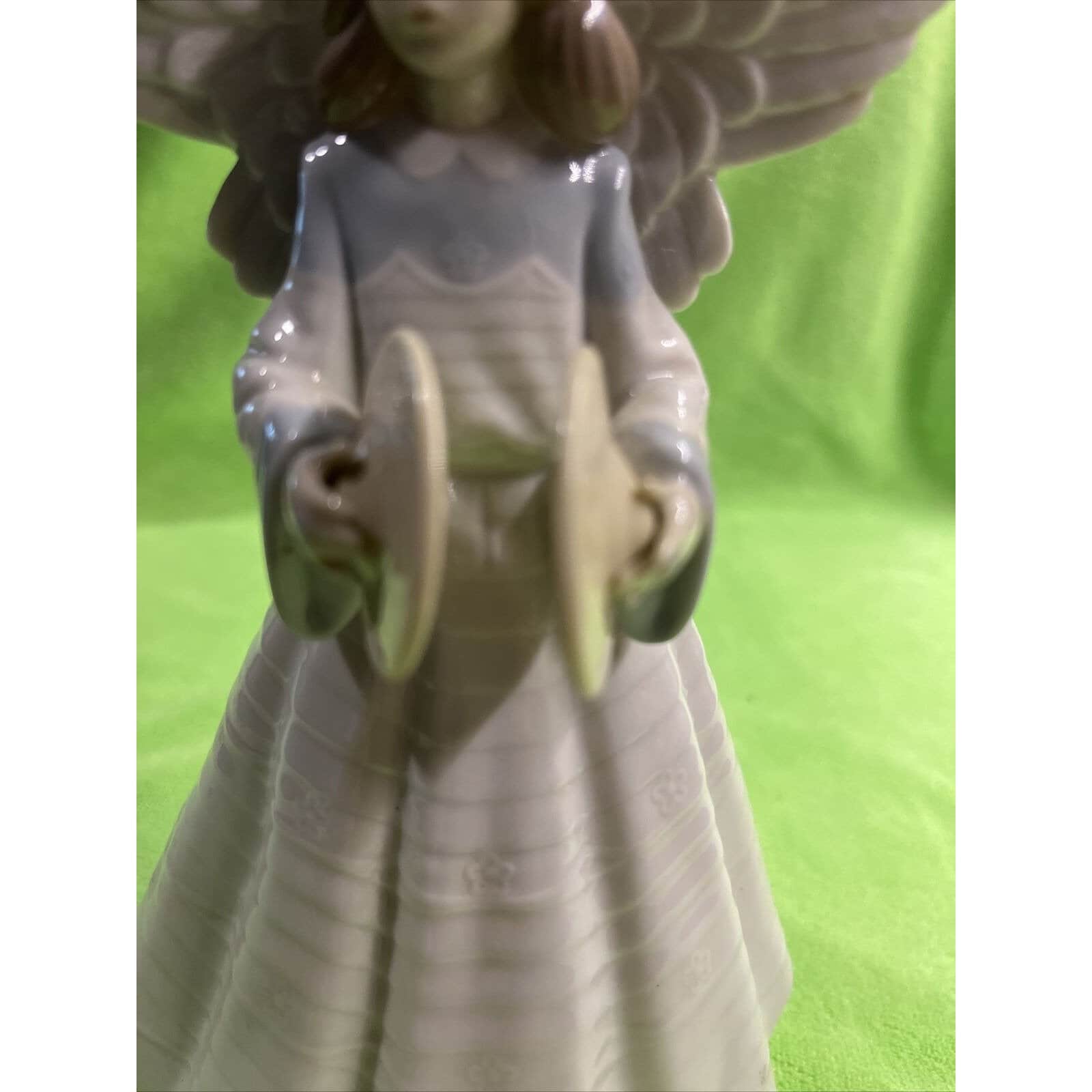 LLADRO 5876 Angel With Cymbals Glossy Porcelain Tree Topper