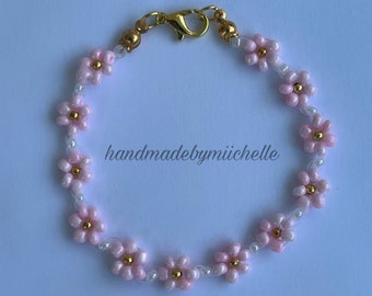 Flower bracelet pink