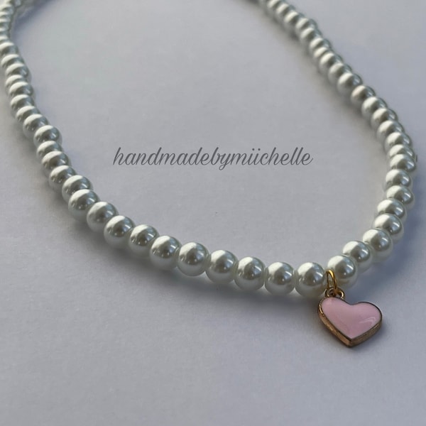 Perlenkette mit rosa Herzanhänger