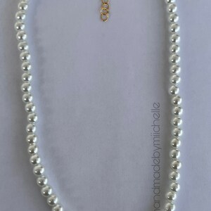 Pearl necklace with pink heart pendant image 3