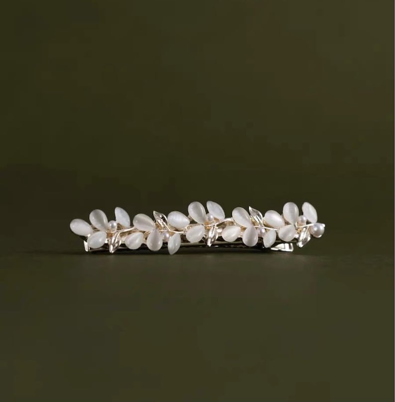 Barrette à fleurs cristal perlé pour mariée