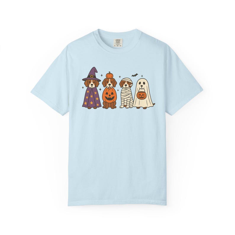 Comfort Colors® Brittany Spaniel Halloween-tröja, rolig hundkostym-tröja, retro läskig hundälskare-tröja, mysig Brittany Spaniel-mamma-gåva för hösten Chambray