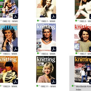 Puede incluir: Una colección de revistas vintage "Knitting". Las portadas presentan a mujeres modelando prendas de punto, con fechas y números de edición. Las revistas muestran varios patrones y tendencias de tejido de los años 80 y 90.