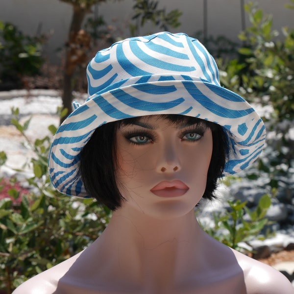 Rafaëlla 1 white and blue sun and rain hat