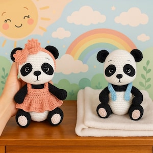 Schema all'uncinetto per un panda amigurumi, simpatico panda vestito in PDF, schema per un giocattolo a forma di animale per principianti, tutorial all'uncinetto per una panda femmina, schema per un morbido peluche a forma di panda