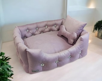 Cozy lilac dog bed with crystals