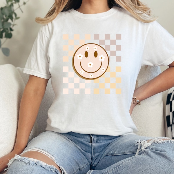 Checkered Pattern Smiley Face Tshirt, Retro Smile Shirt, Funny Clothing, Groovy Happy Face Tshirt, Aesthetic Smile Face, Happy Face Shirt