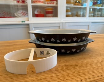 Display stand/riser for pyrex divided dish