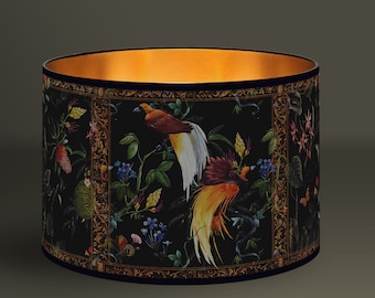 Pantalla de lámpara con diseño de pájaro tropical, interior dorado, iluminación vintage.