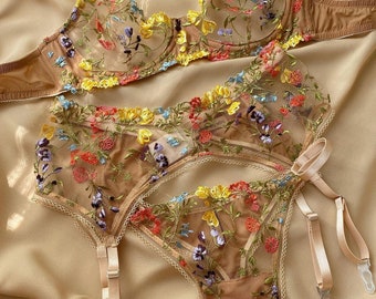 Floral Hand-Embroidered Lingerie Set with Delicate Lace and Blossom Appliqué