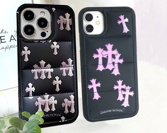 Chrome Hearts Gothic Y2K Pink Cross Coque pour iPhone en cuir avec croix, Puffer Tarot Grunge Halloween Phone Case, Housse de protection pour téléphone Goth