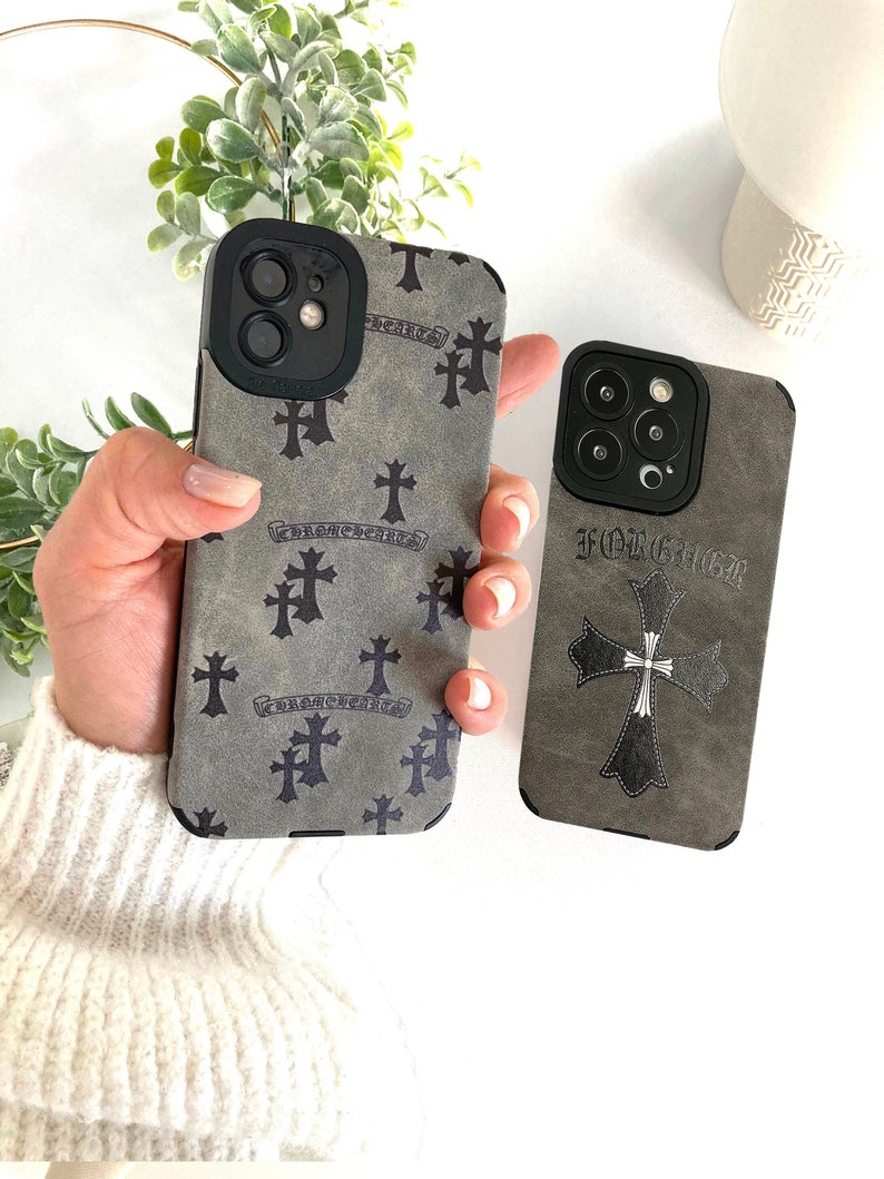 Chrome Hearts Gothic Y2K Cross Leather iPhone Case, Grunge halloween Phone Case, Goth Protective Phone Cover a prueba de golpes, Funda de teléfono celular imagen 1