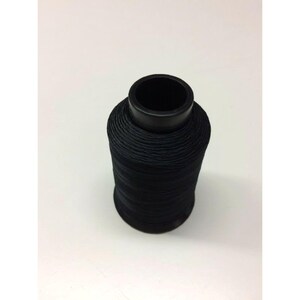 Filo da cucito UV in poliestere legato per esterni V92, nero, una bobina da 4 oz T-90, prodotto negli Stati Uniti