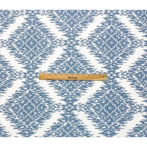 Tela multiusos geométrica Ikat global azul Varney de Ballard Designs cortada a medida 54w imagen 3