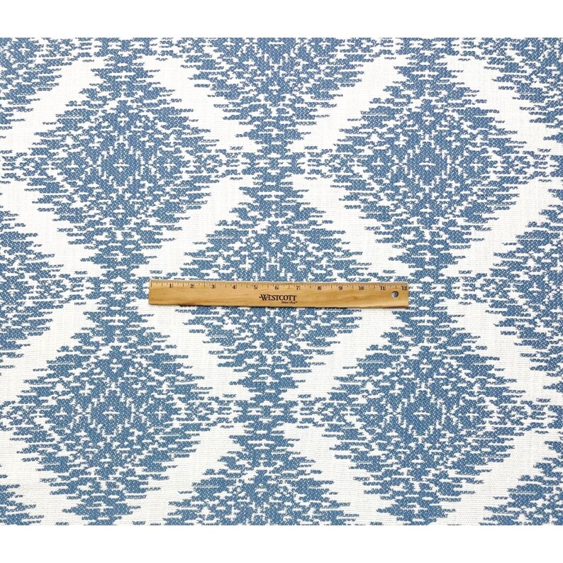 Tela multiusos geométrica Ikat global azul Varney de Ballard Designs cortada a medida 54w imagen 3