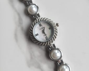 Vintage Geneva Elite Heart Watch – Silver Tone Quartz  display picture 1