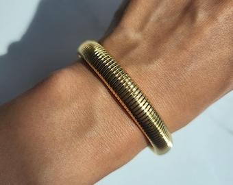 18k Gold Plated Classy Simple Ridged Bangle Bracelet Waterproof Jewelry Gift for her hypoallergenic Jewellery Birthday Gift