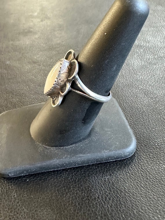 Vintage Sterling and Mother of Pearl Ring - image 2