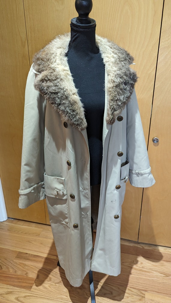 White stag vintage trench with fur collar