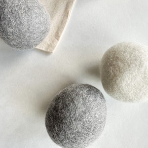 Natuurlijke organische handgemaakte 100% Nieuw-Zeelandse wol droogballen Plasticvrije herbruikbare biologisch afbreekbare droogballen Set van 6 afbeelding 4