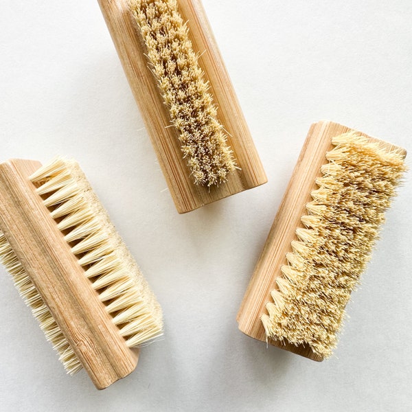 Plastic Free Natural Sisal Bristle Bamboo Nail Brush - Organic Eco Friendly Sisal Nail Polisher