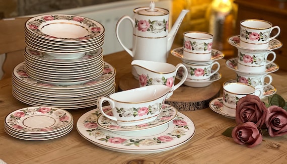 Royal Worcester Royal Garden 1969 Dot and Dash Gold Line - Etsy