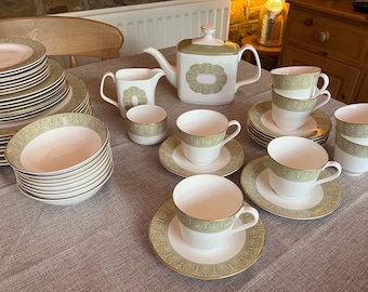Vintage Royal Doulton sonnet dinner set tea set teapot milk jug sugar bowl