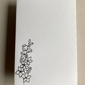 Cartão Flor do Mês de Nascimento de Julho- Larkspur