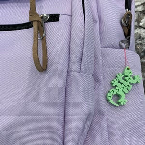 3-D printed gecko fidget keychain