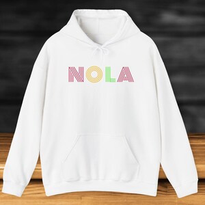 ニューオーリンズのスウェットシャツ、レトロデザインのアパレル、NOLA ファッション、マルディグラ ファッション、クレセント シティのレトロウェア、フレンチ クォーターのストリートウェア