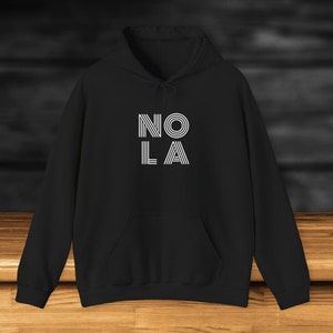 ニューオーリンズのスウェットシャツ、レトロデザインのアパレル、NOLA ファッション、マルディグラ ファッション、クレセント シティのレトロウェア、フレンチ クォーターのストリートウェア