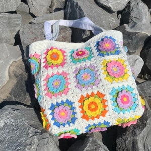 Crochet Floral Tote Bag, Granny Square shoulder Bag,  Crochet Purse, Cotton lining, Boho purse shoulder Bag, Gift for Women, Made in USA