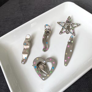 2stk Bunte Polka Dot Haarspangen Y2K silber Haarspangen Sommer Silber Herz Herz gothic Haarspangen Harajuku Grunge Schmuck Goth Punk style