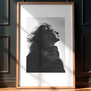 Marilyn Monroe Beach Fotodruck, die Sonne genießend, Vintage Hollywood Ikonen-Wand-Kunst, klassische Schwarzweiß-Fotografie