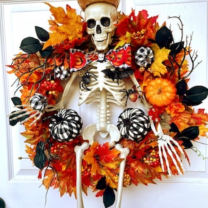 Spooky Halloween Wreath, Skeleton Halloween Wreath for  Front Door , Fall Orange Wreath, Pumpkin Halloween Wreath, Scary Skeleton Wreath