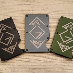 Cartera "Dios es más grande que los altibajos" - Cartera delgada RFID cristiana - Tarjetero de aluminio con clip para billetes
