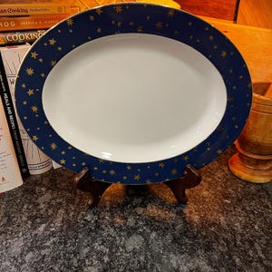 Galaxy by Sakura Oval Serving Platter with 14K Gold Rim and Star Design | 14 x 11 x 1&quot;