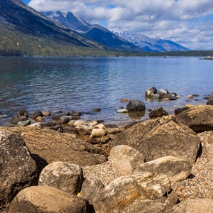 Beautiful photograph of Jenny Lake, Grand Teton, Wyoming - Landscape art digital print - Instant Digital Download