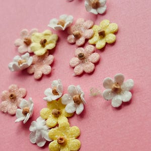 Mini paper flowers