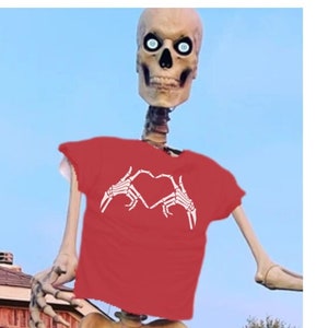 12 foot Valentines day shirt - clothes for the 12ft Home Depot skelly skully valentines costume tee shirt