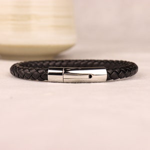 Personalized Leather Bracelet, Engraved Men's Name Bracelet, Custom Bracelet For Men, Personalized Gift For Him, Fathers Day Gift,Men's Gift Black+Silver Clasp