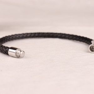 Bracelet en cuir personnalisé, bracelet prénom homme gravé, bracelet personnalisé pour homme, cadeau personnalisé pour lui, cadeau fête des pères, cadeau homme image 9