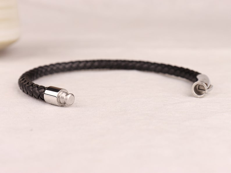 Bracelet en cuir personnalisé, bracelet prénom homme gravé, bracelet personnalisé pour homme, cadeau personnalisé pour lui, cadeau fête des pères, cadeau homme image 9