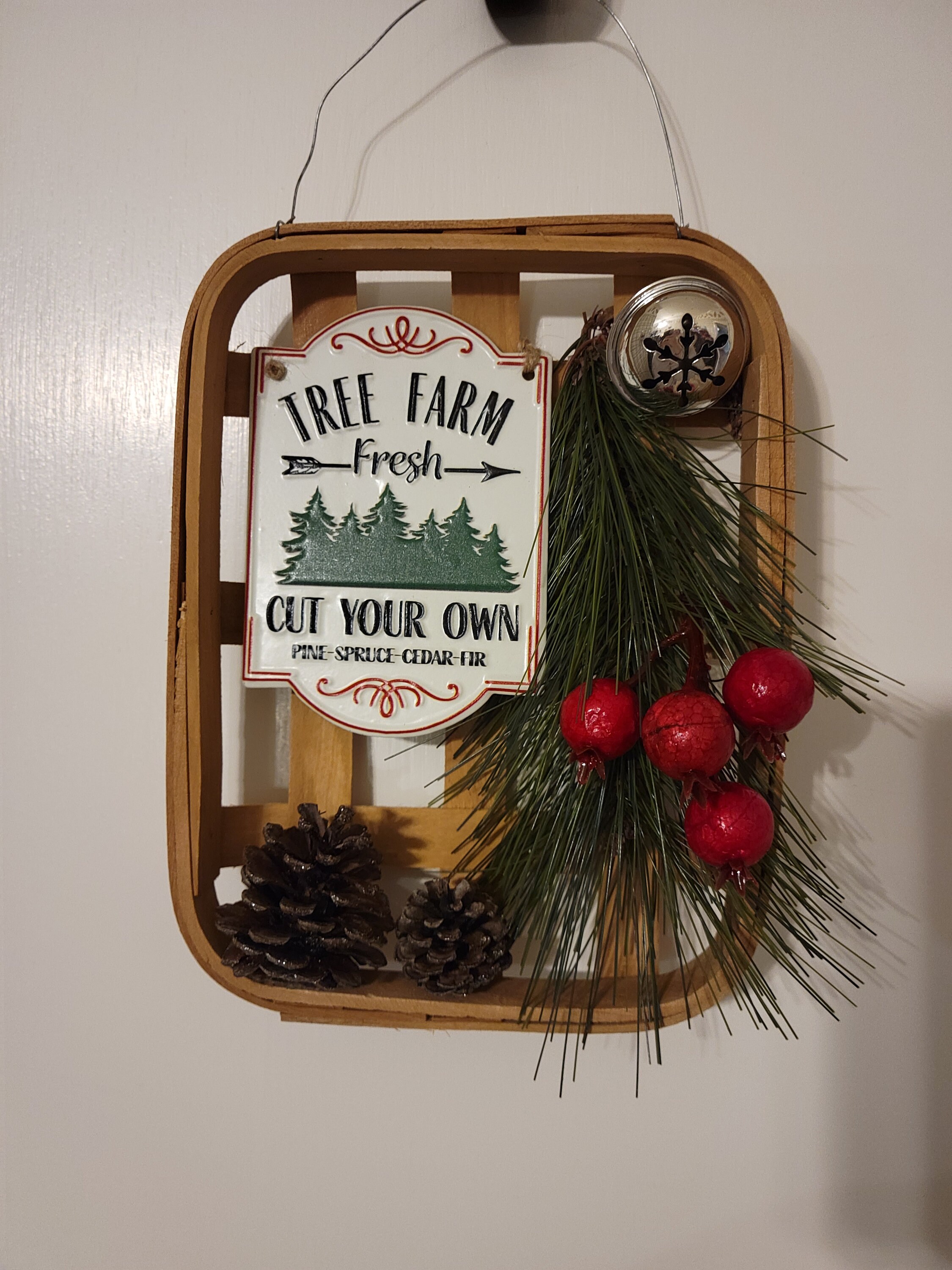 tobacco basket christmas wreath DIY Tobacco Basket Christmas Wreath