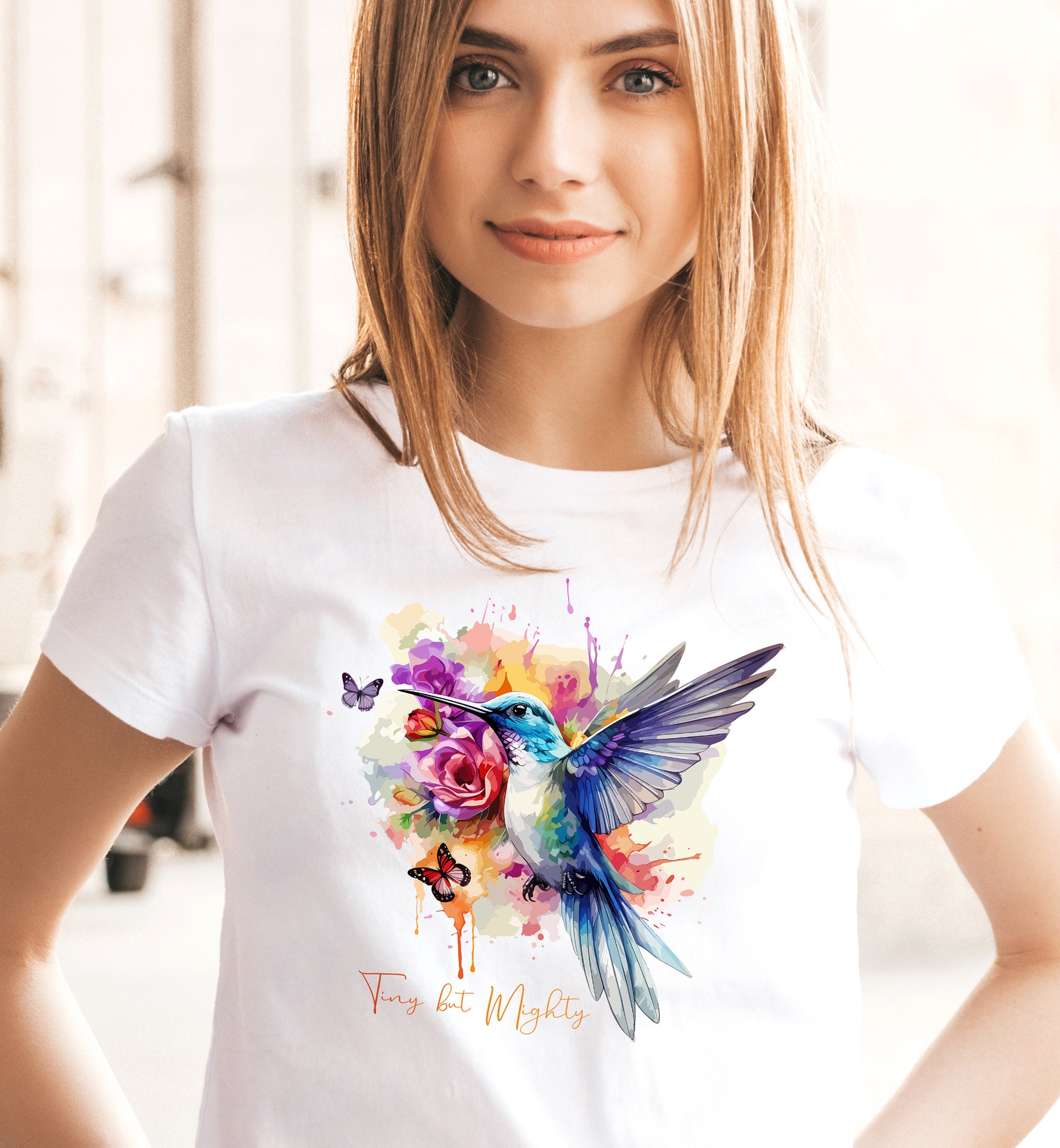 小さくても力強いハチドリTシャツ：花柄の鳥デザイン、自然愛好家への 