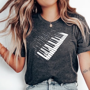 Klavier Spieler Shirt, Klavier Lehrer T-Shirt, Geschenk für Musiker, Harmony Musik Tee, Musik Shirt machen, Keyboard Shirt, Musiklehrer, Pianist