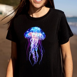 Jellyfish Unisex Tee, Underwater Sea Life T-Shirt, Ocean Animal Shirt, Jellyfish Lover Gift, Marine Biology Tee, Beach Vacation Apparel