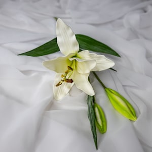 White Asiatic Lily Small - Realistic Artificial Flowers